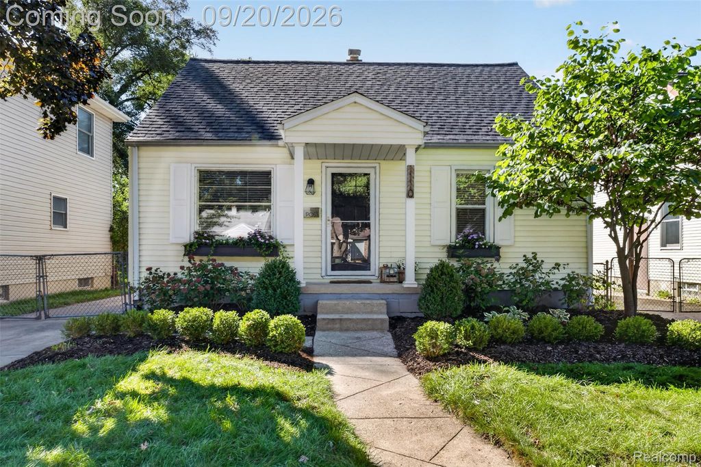 1110 Bauman Avenue, Royal Oak, MI 48073