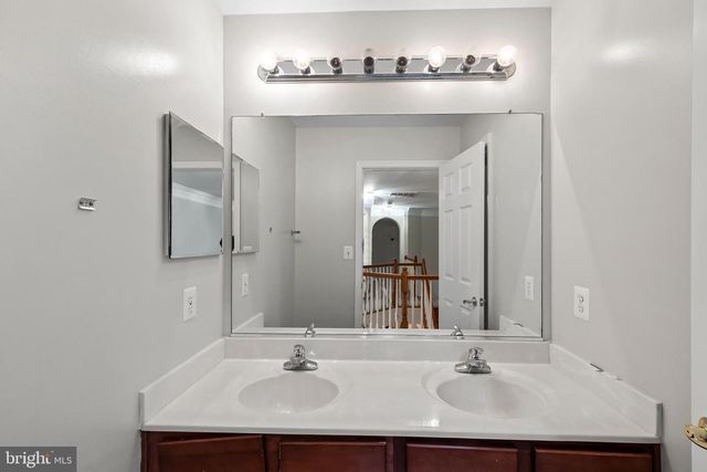 9015 HELMSLEY DR, Clinton, MD 20735