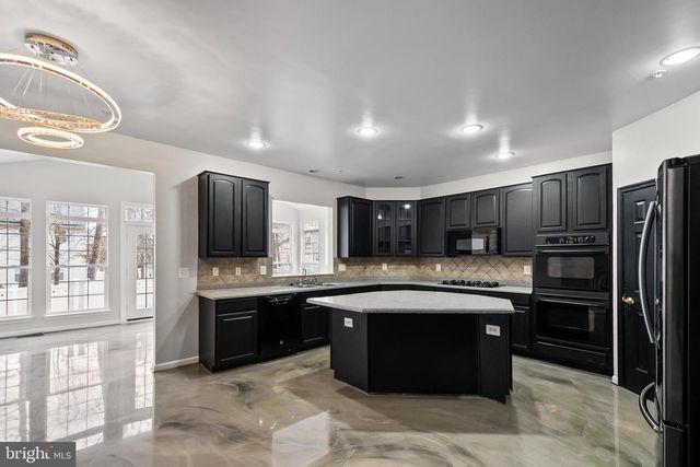 9015 HELMSLEY DR, Clinton, MD 20735