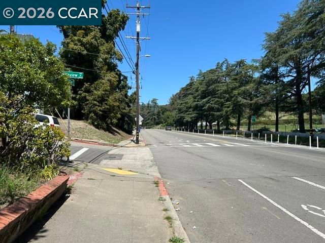 5229 Macarthur Blvd, Oakland, CA 94619