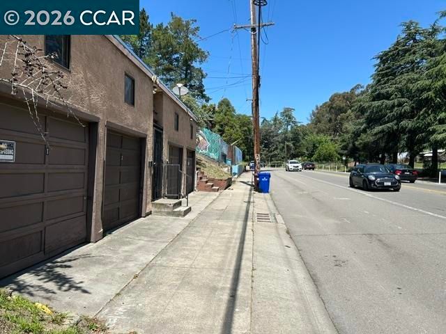 5229 Macarthur Blvd, Oakland, CA 94619