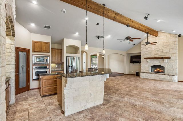23621 Indian Divide CV, Spicewood, TX 78669