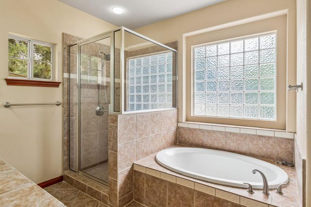 23621 Indian Divide CV, Spicewood, TX 78669