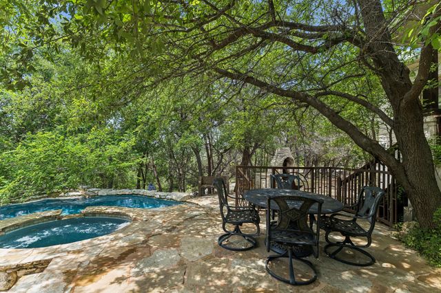 23621 Indian Divide CV, Spicewood, TX 78669