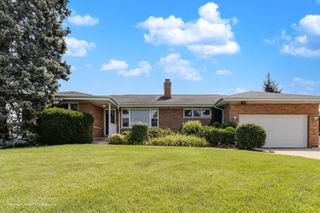 125 N Oak Leaf Drive, Addison, IL 60101