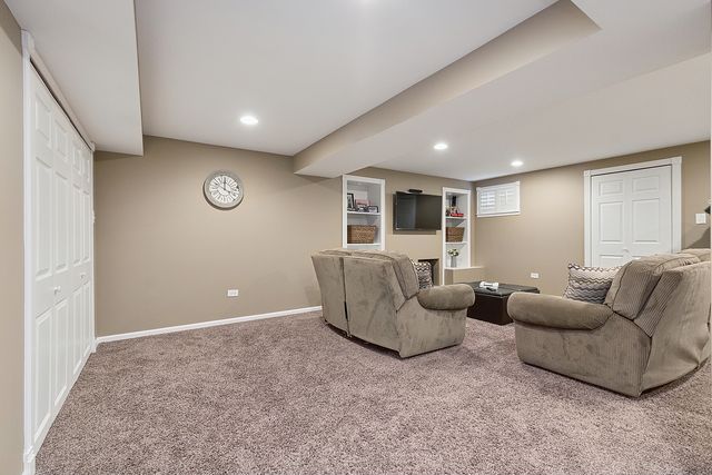 11853 Sterling Drive, Orland Park, IL 60467