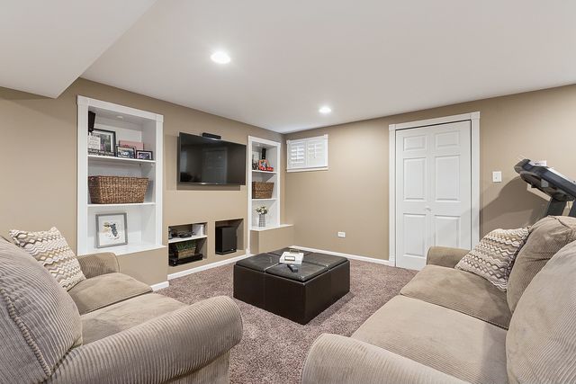 11853 Sterling Drive, Orland Park, IL 60467