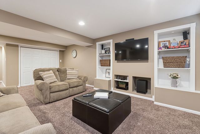 11853 Sterling Drive, Orland Park, IL 60467