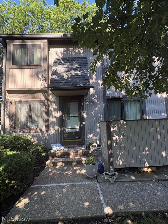 34866 S Turtle Trail D, Willoughby, OH 44094