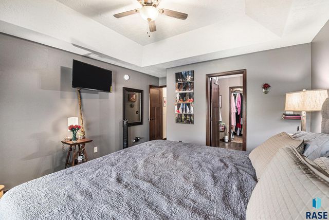 5016 S Winston Ln Lane, Sioux Falls, SD 57108