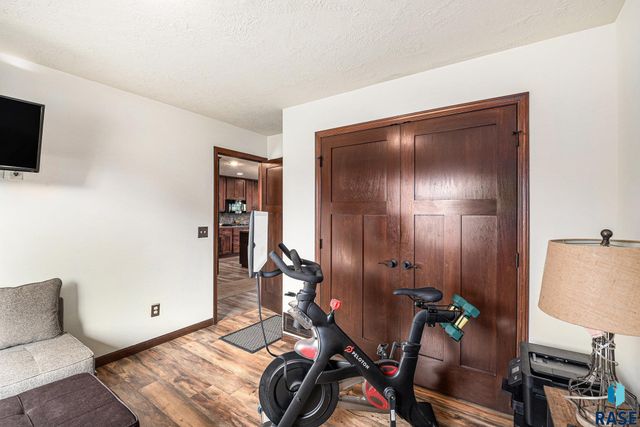 5016 S Winston Ln Lane, Sioux Falls, SD 57108