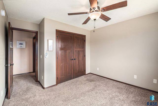 5016 S Winston Ln Lane, Sioux Falls, SD 57108