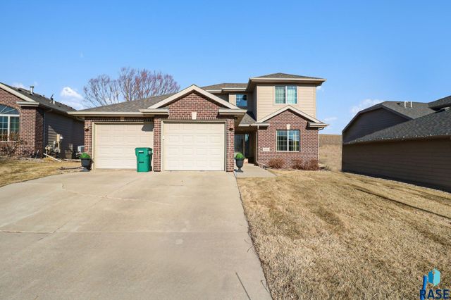 5016 S Winston Ln Lane, Sioux Falls, SD 57108