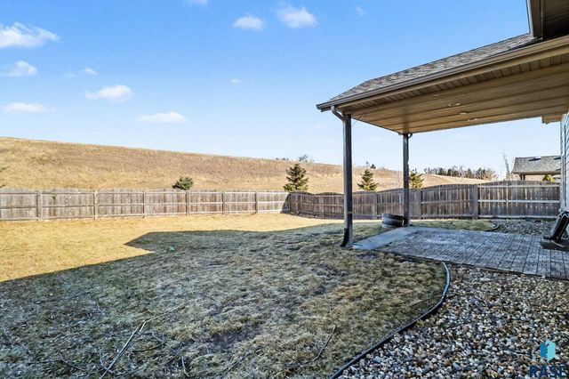 5016 S Winston Ln Lane, Sioux Falls, SD 57108