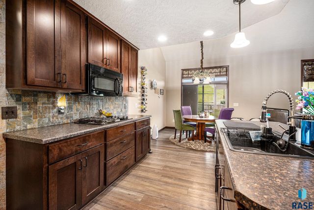 5016 S Winston Ln Lane, Sioux Falls, SD 57108