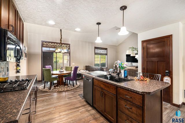 5016 S Winston Ln Lane, Sioux Falls, SD 57108