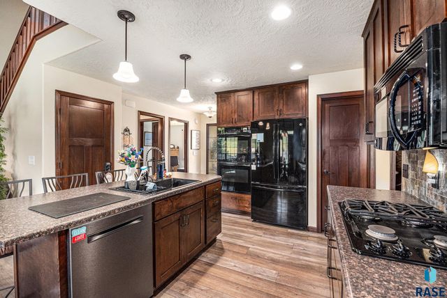 5016 S Winston Ln Lane, Sioux Falls, SD 57108