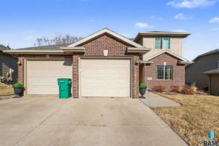5016 S Winston Ln Lane, Sioux Falls, SD 57108