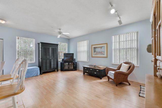 6592 W Sample Road 6592, Coral Springs, FL 33067