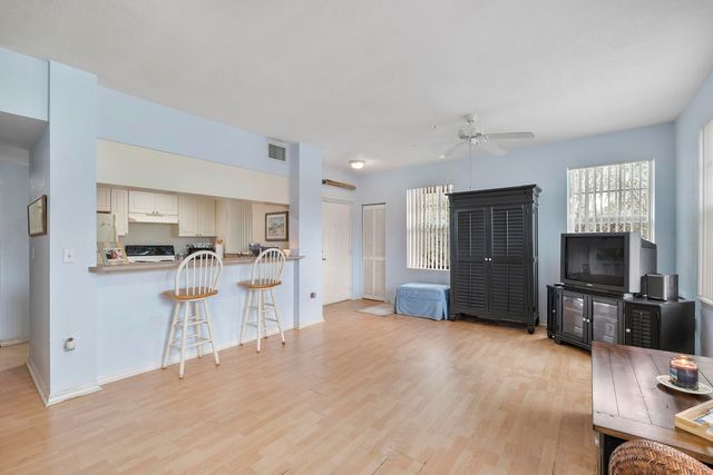 6592 W Sample Road 6592, Coral Springs, FL 33067