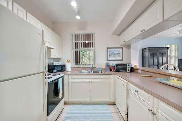 6592 W Sample Road 6592, Coral Springs, FL 33067