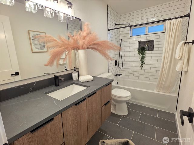 28202 85th Avenue S, Kent, WA 98032