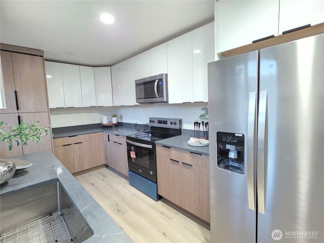 28202 85th Avenue S, Kent, WA 98032