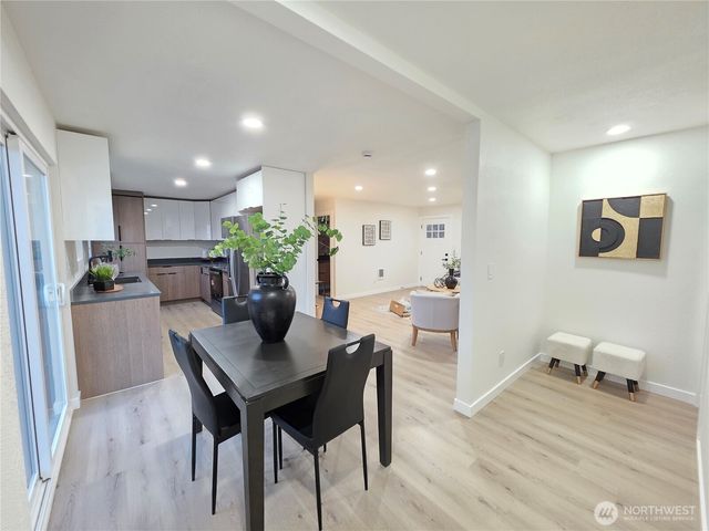 28202 85th Avenue S, Kent, WA 98032