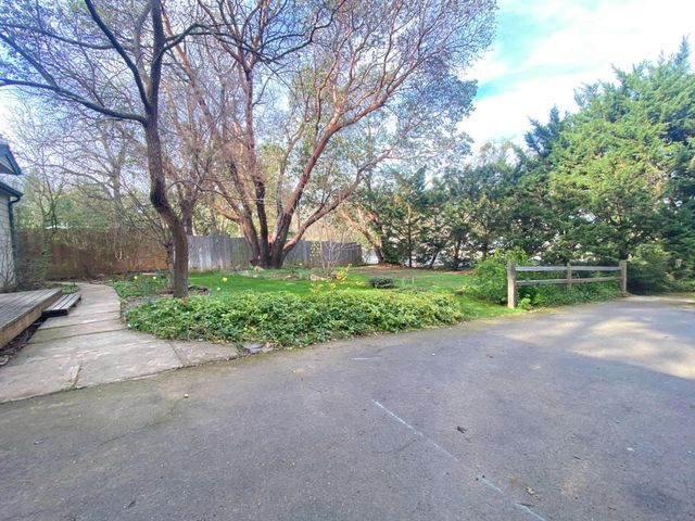 233 Upper Applegate Road, Jacksonville, OR 97530