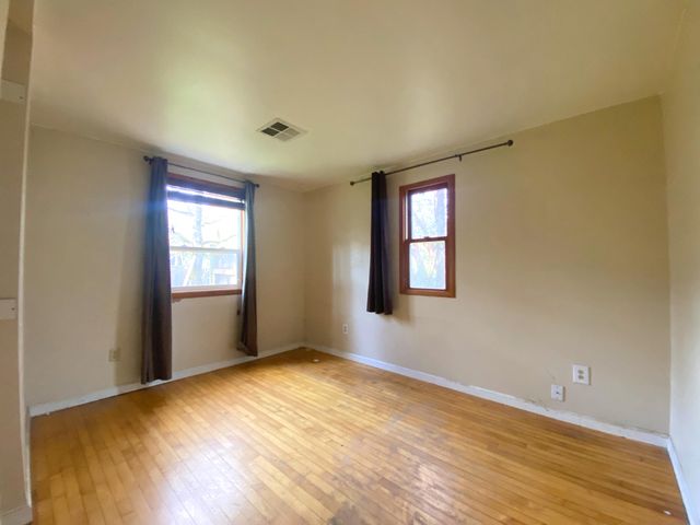 233 Upper Applegate Road, Jacksonville, OR 97530