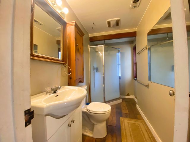 233 Upper Applegate Road, Jacksonville, OR 97530