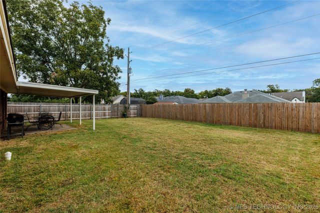 221 N Christy Street, Catoosa, OK 74015