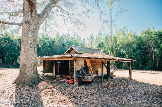 2377 Lyon Landing Road, Elizabethtown, NC 28337