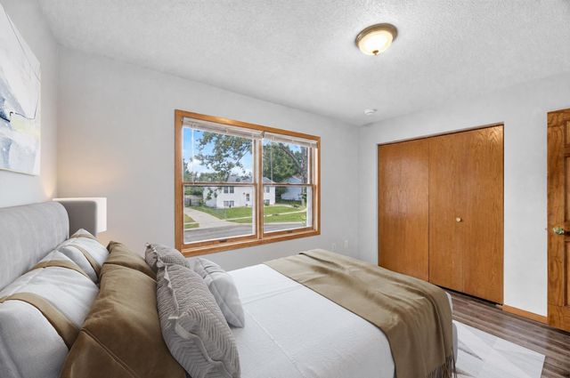 1932 S Village Drive SE, Rochester, MN 55904