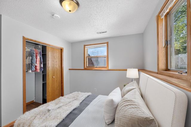 1932 S Village Drive SE, Rochester, MN 55904