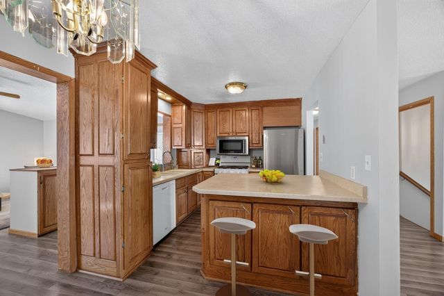 1932 S Village Drive SE, Rochester, MN 55904