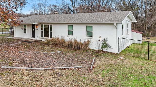 1588 Curtis Avenue, Pea Ridge, AR 72751