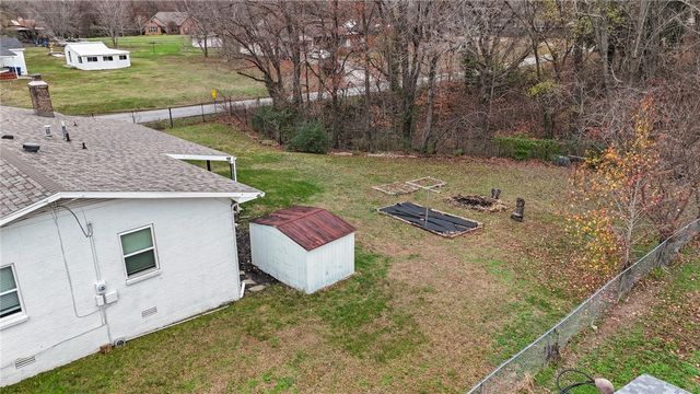 1588 Curtis Avenue, Pea Ridge, AR 72751