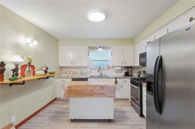 1588 Curtis Avenue, Pea Ridge, AR 72751