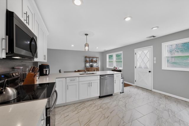 425 WESTFIELD DR, Exton, PA 19341