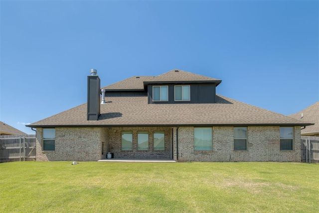 9141 NW 115th Terrace, Yukon, OK 73099