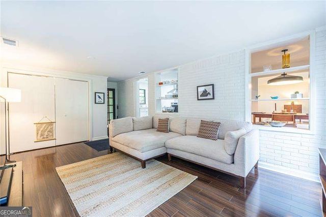 2469 Hunting Valley Drive, Decatur, GA 30033