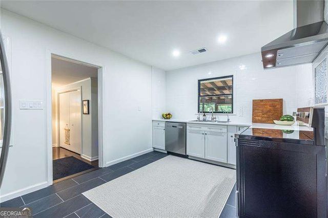 2469 Hunting Valley Drive, Decatur, GA 30033