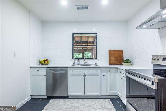 2469 Hunting Valley Drive, Decatur, GA 30033