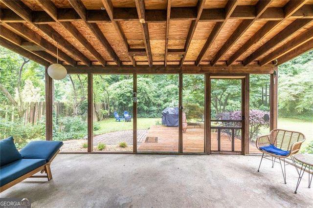 2469 Hunting Valley Drive, Decatur, GA 30033