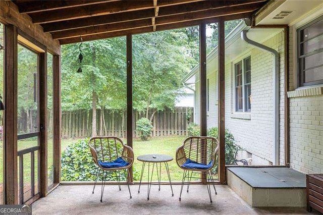2469 Hunting Valley Drive, Decatur, GA 30033