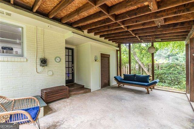 2469 Hunting Valley Drive, Decatur, GA 30033
