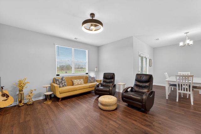 7129 Sunny Parks Dr, White House, TN 37188