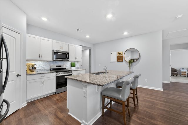 7129 Sunny Parks Dr, White House, TN 37188