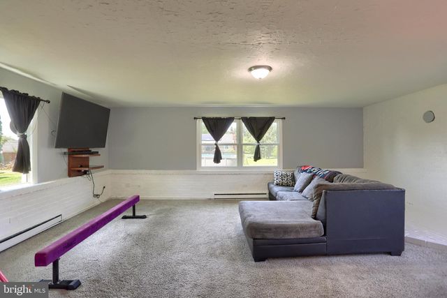 237 BUTTONWOOD DR, Elizabethtown, PA 17022